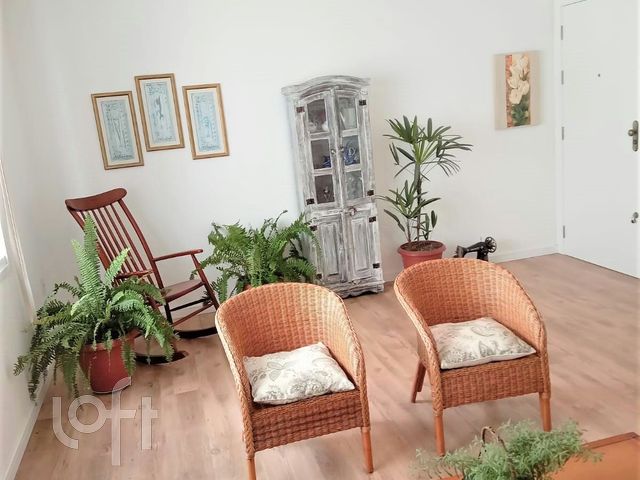 Apartamento com 109m², 3 dormitórios, 1 suíte, 1 vaga, Bom Fim em Porto Alegre