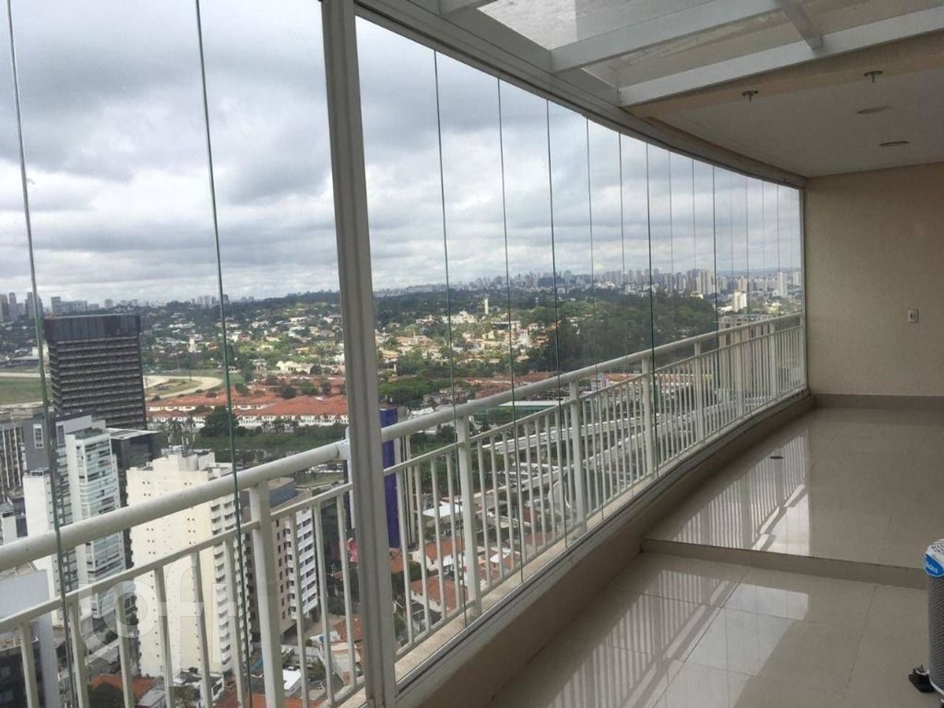 Apartamento à venda com 2 quartos, 77m² - Foto 1