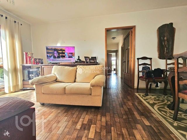 Apartamento com 115m², 3 dormitórios, 1 suíte, 1 vaga, Petrópolis em Porto Alegre