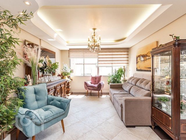 Apartamento com 133m², 3 dormitórios, 1 suíte, 1 vaga, Petrópolis em Porto Alegre