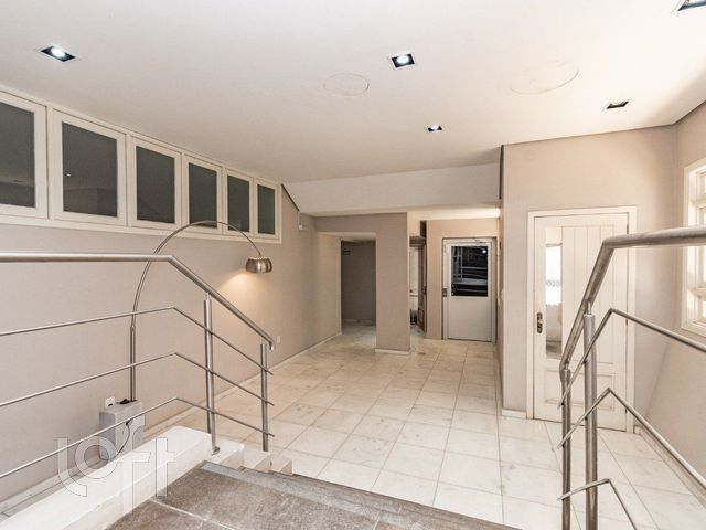 Apartamento com 133m², 3 dormitórios, 1 suíte, 1 vaga, Petrópolis em Porto Alegre