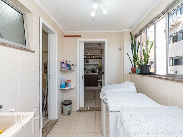 Apartamento com 133m², 3 dormitórios, 1 suíte, 1 vaga, Petrópolis em Porto Alegre