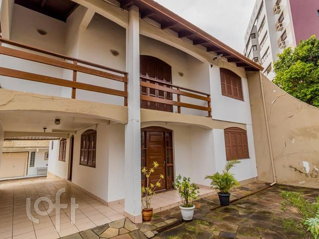 Casa com 252m², 3 dormitórios, 1 suíte, 4 vagas, Cristo Redentor em Porto Alegre