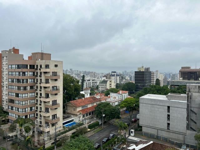 Apartamento com 112m², 3 dormitórios, 1 suíte, 2 vagas, Higienópolis em Porto Alegre