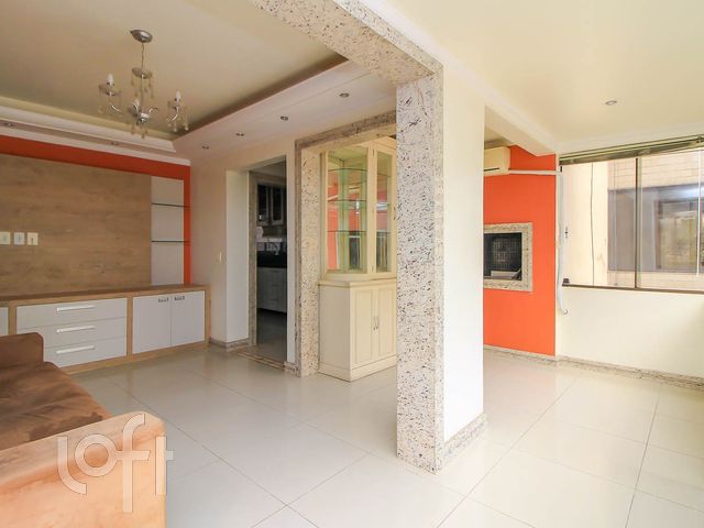 Apartamento com 75m², 2 dormitórios, 1 suíte, 1 vaga, Petrópolis em Porto Alegre