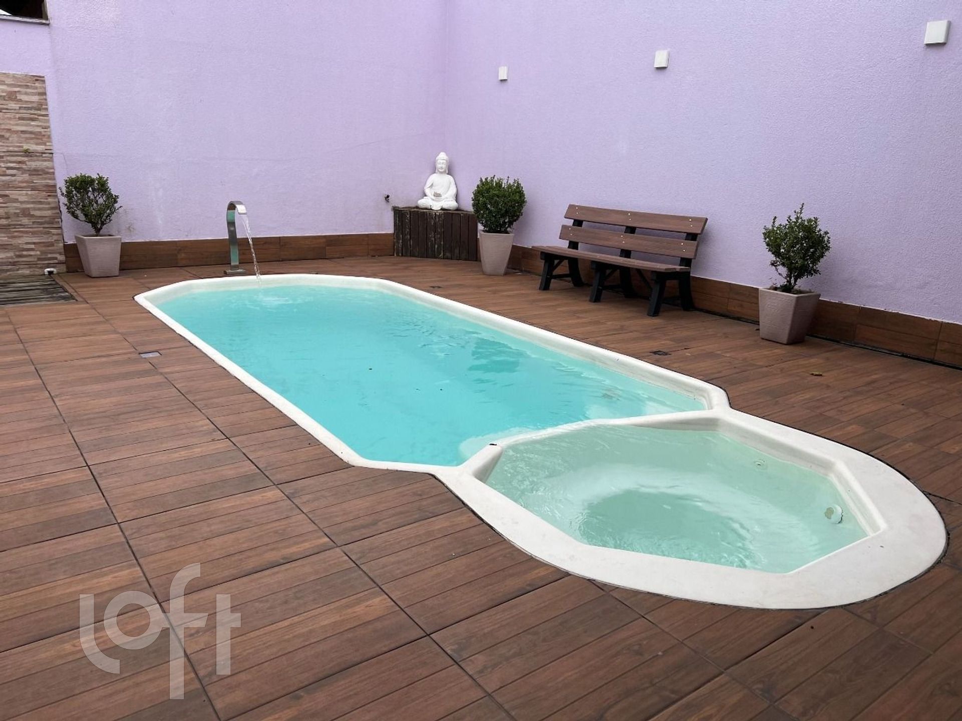 Casa à venda em Forquilhas com 69 m², 2 quartos, 4 vagas
