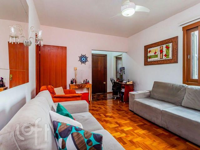 Apartamento com 85m², 3 dormitórios, 2 vagas, Rio Branco em Porto Alegre