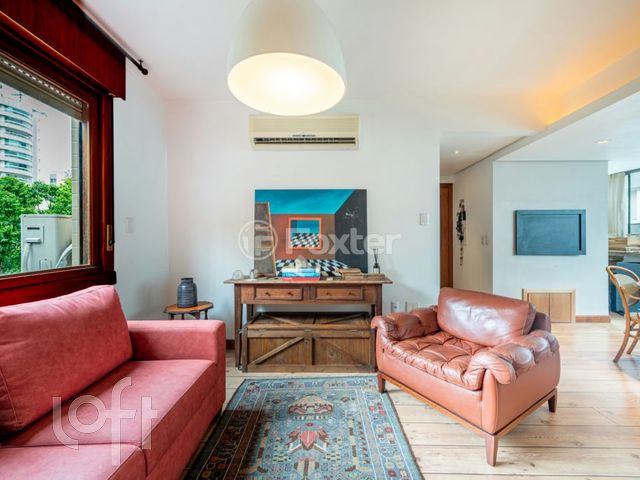 Apartamento com 97m², 2 dormitórios, 1 suíte, 2 vagas, Rio Branco em Porto Alegre