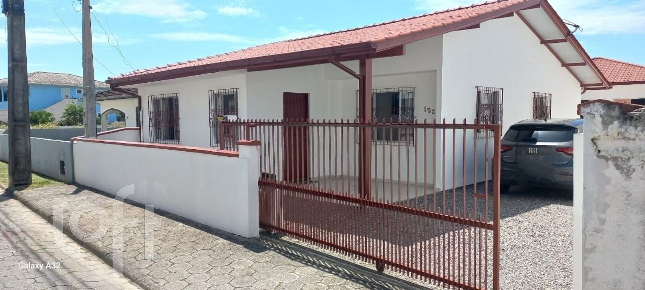 Casa Residencial com 182m², 3 quartos, 4 garagens, no bairro Barra do Aririu em Palhoça