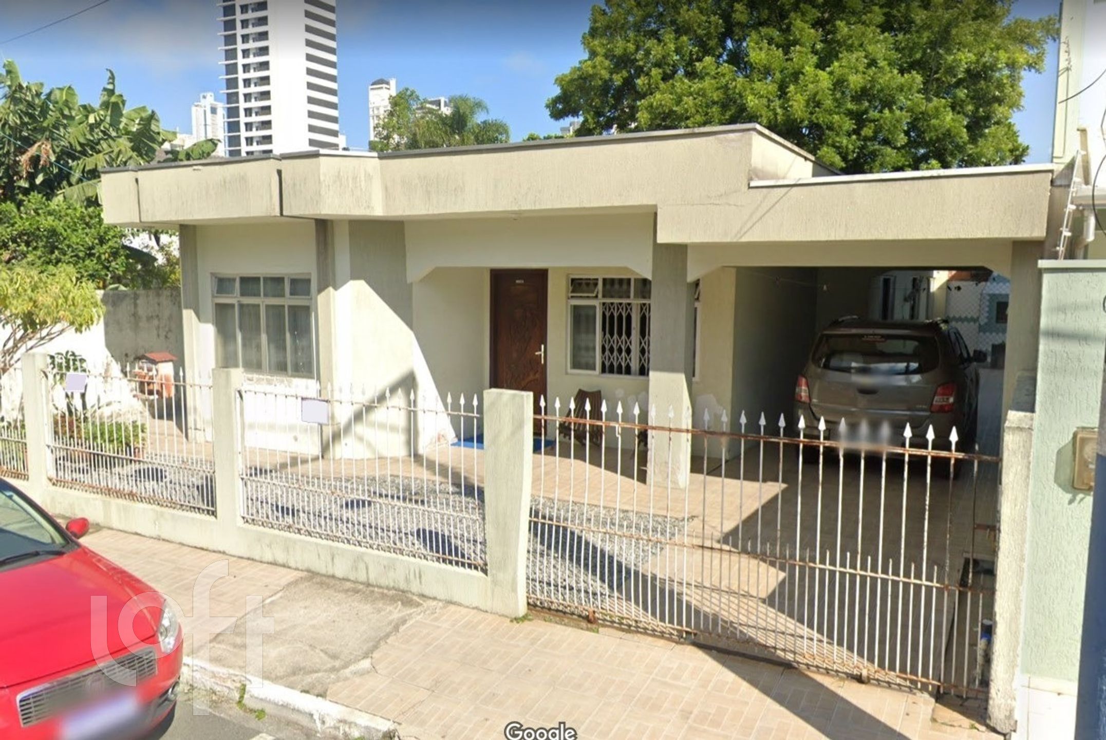 Casa Residencial com 140m², 3 quartos, 3 suítes, 4 garagens, no bairro Centro em Balneário Camboriú
