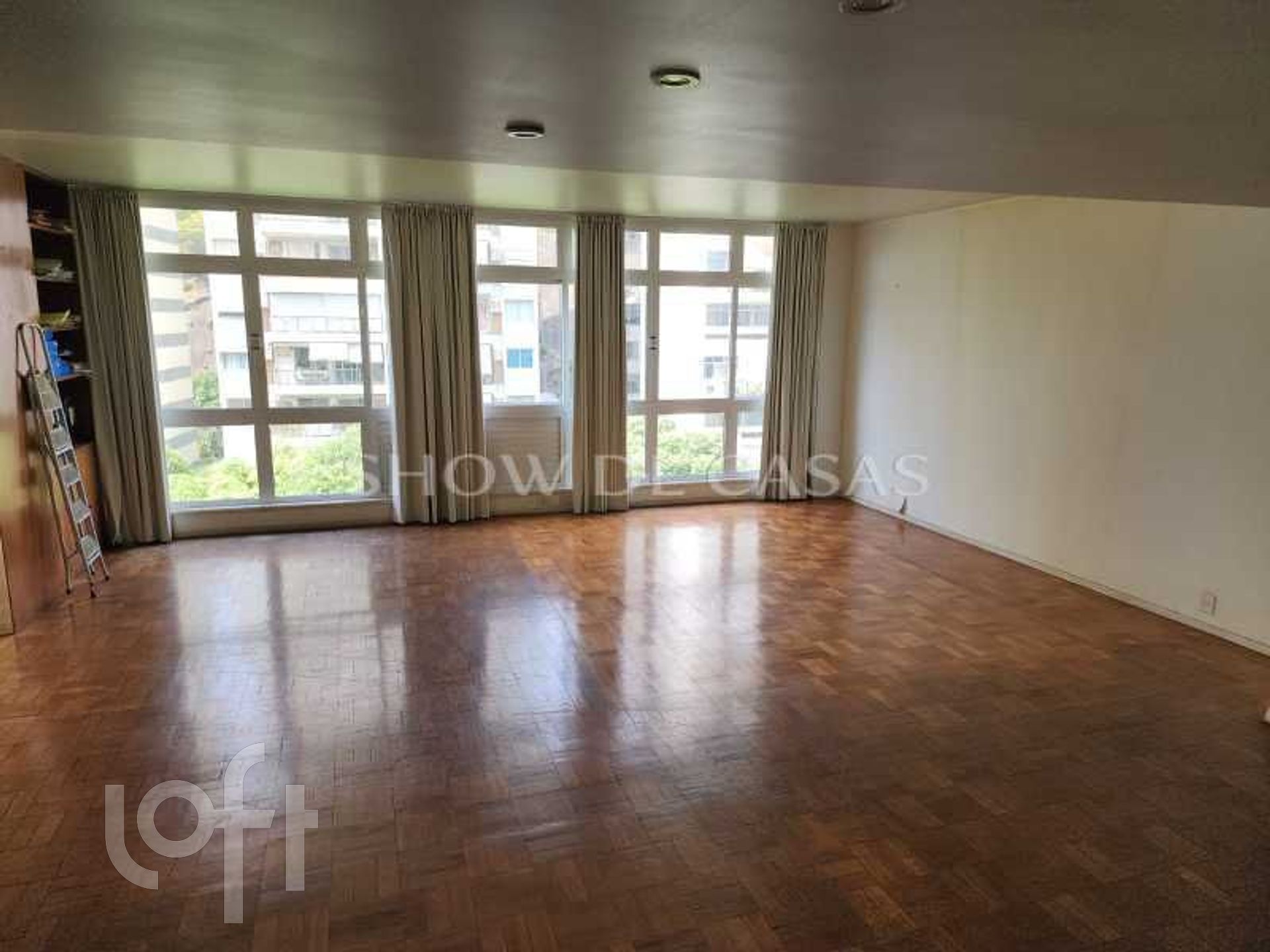 Apartamento à venda com 3 quartos, 230m² - Foto 4