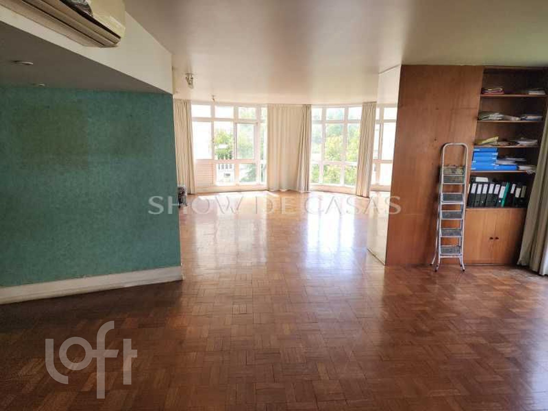 Apartamento à venda com 3 quartos, 230m² - Foto 3