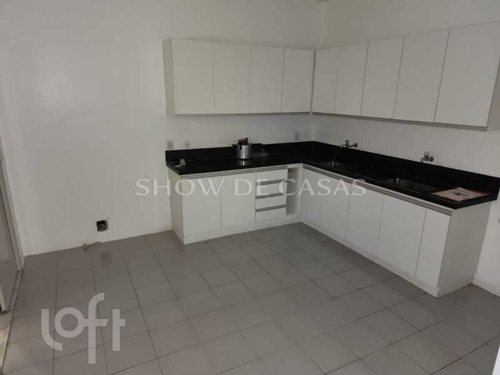 Apartamento à venda com 3 quartos, 230m² - Foto 11