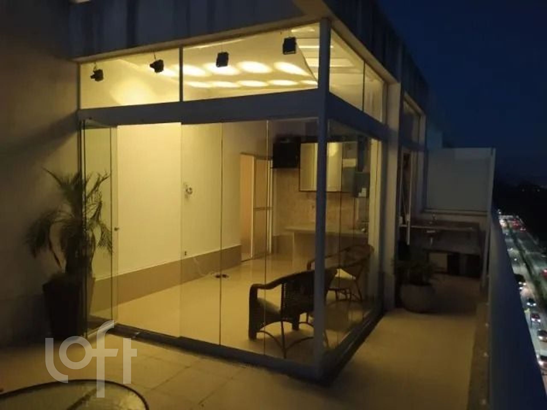 Apartamento à venda com 3 quartos, 175m² - Foto 2