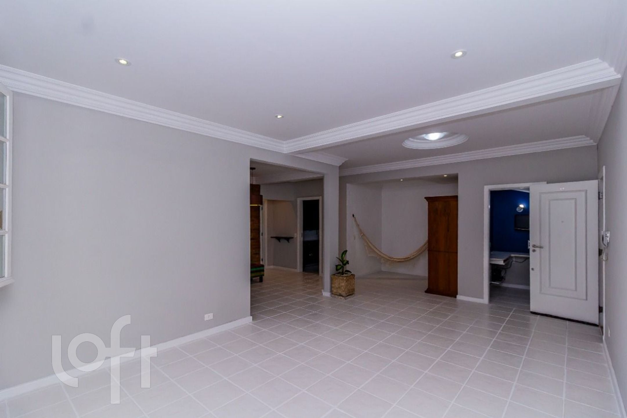 Apartamento à venda com 3 quartos, 130m² - Foto 3