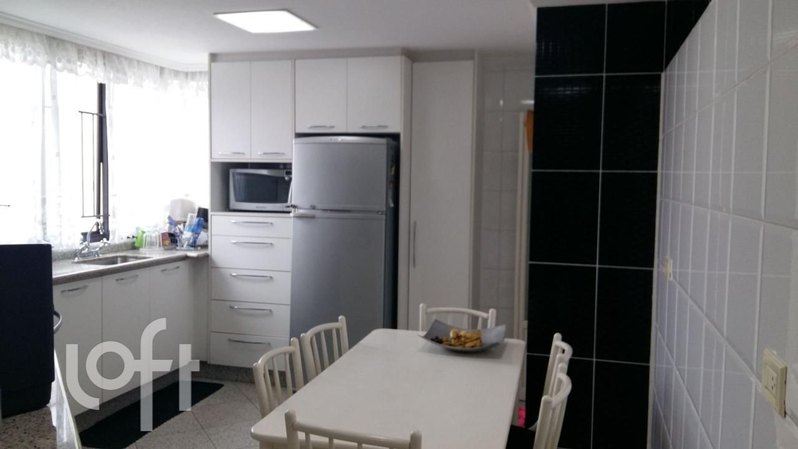 Apartamento à venda com 4 quartos, 255m² - Foto 11