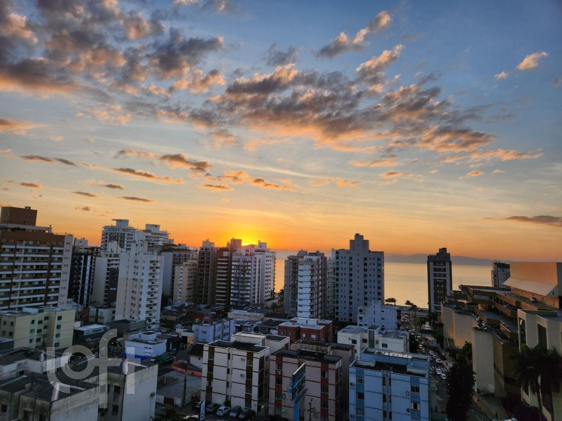 Apartamentos com 198m², 4 quartos, 3 suítes, 2 garagens, no bairro Centro em Florianópolis