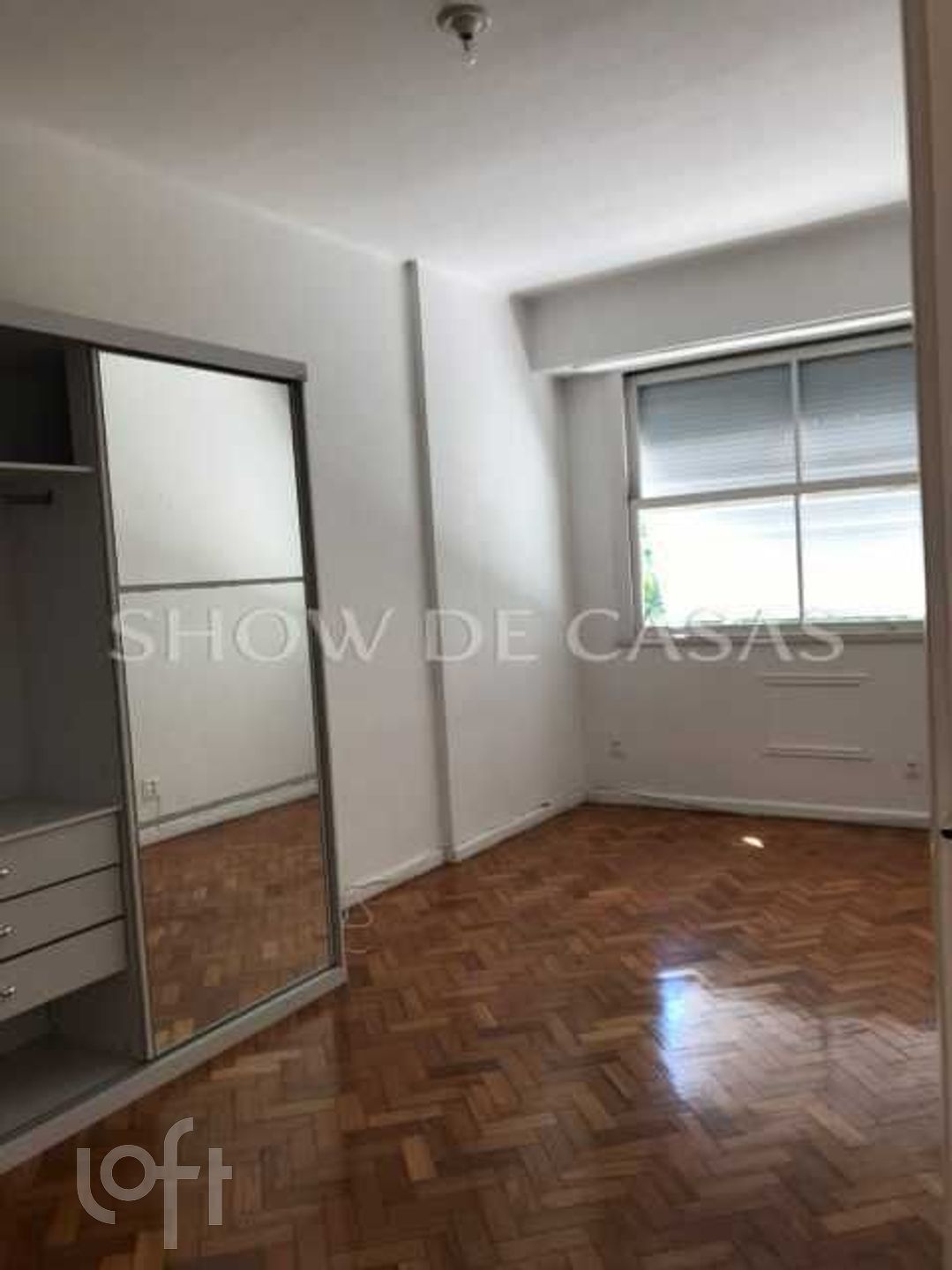 Apartamento à venda com 1 quarto, 54m² - Foto 1