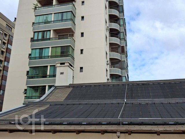 Apartamento com 112m², 3 dormitórios, 1 suíte, 2 vagas, Menino Deus em Porto Alegre