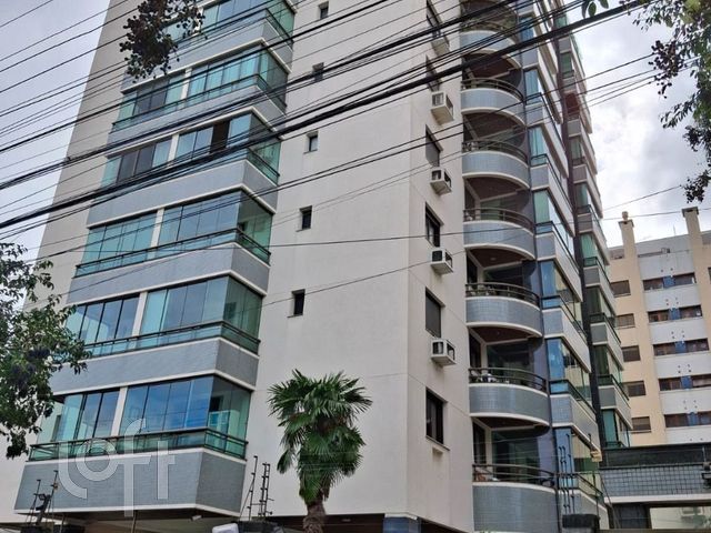 Apartamento com 112m², 3 dormitórios, 1 suíte, 1 vaga, Menino Deus em Porto Alegre