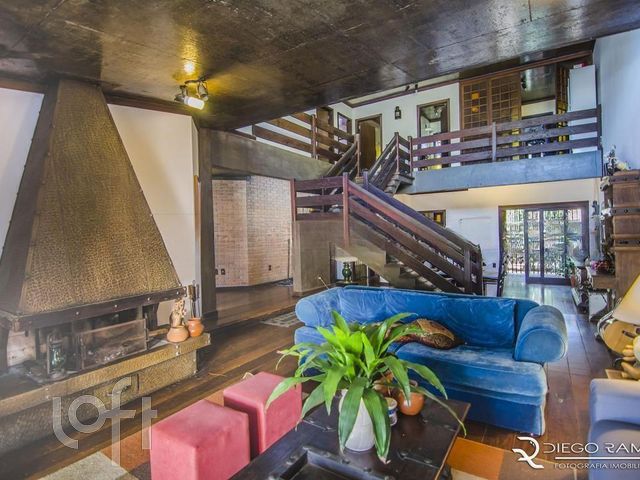 Casa com 457m², 4 dormitórios, 1 suíte, 9 vagas, Chácara das Pedras em Porto Alegre