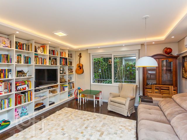 Apartamento com 89m², 2 dormitórios, 1 suíte, 1 vaga, Rio Branco em Porto Alegre