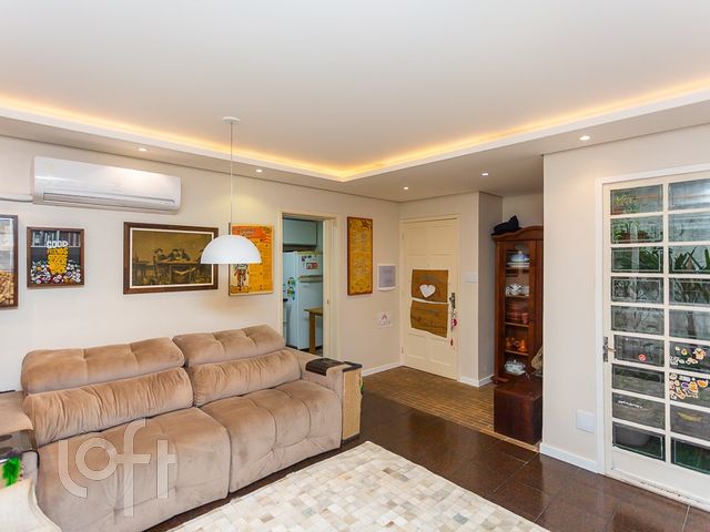 Apartamento com 89m², 2 dormitórios, 1 suíte, 1 vaga, Rio Branco em Porto Alegre