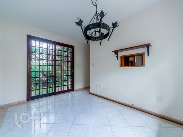 Casa com 290m², 3 dormitórios, 1 suíte, 1 vaga, Cristo Redentor em Porto Alegre