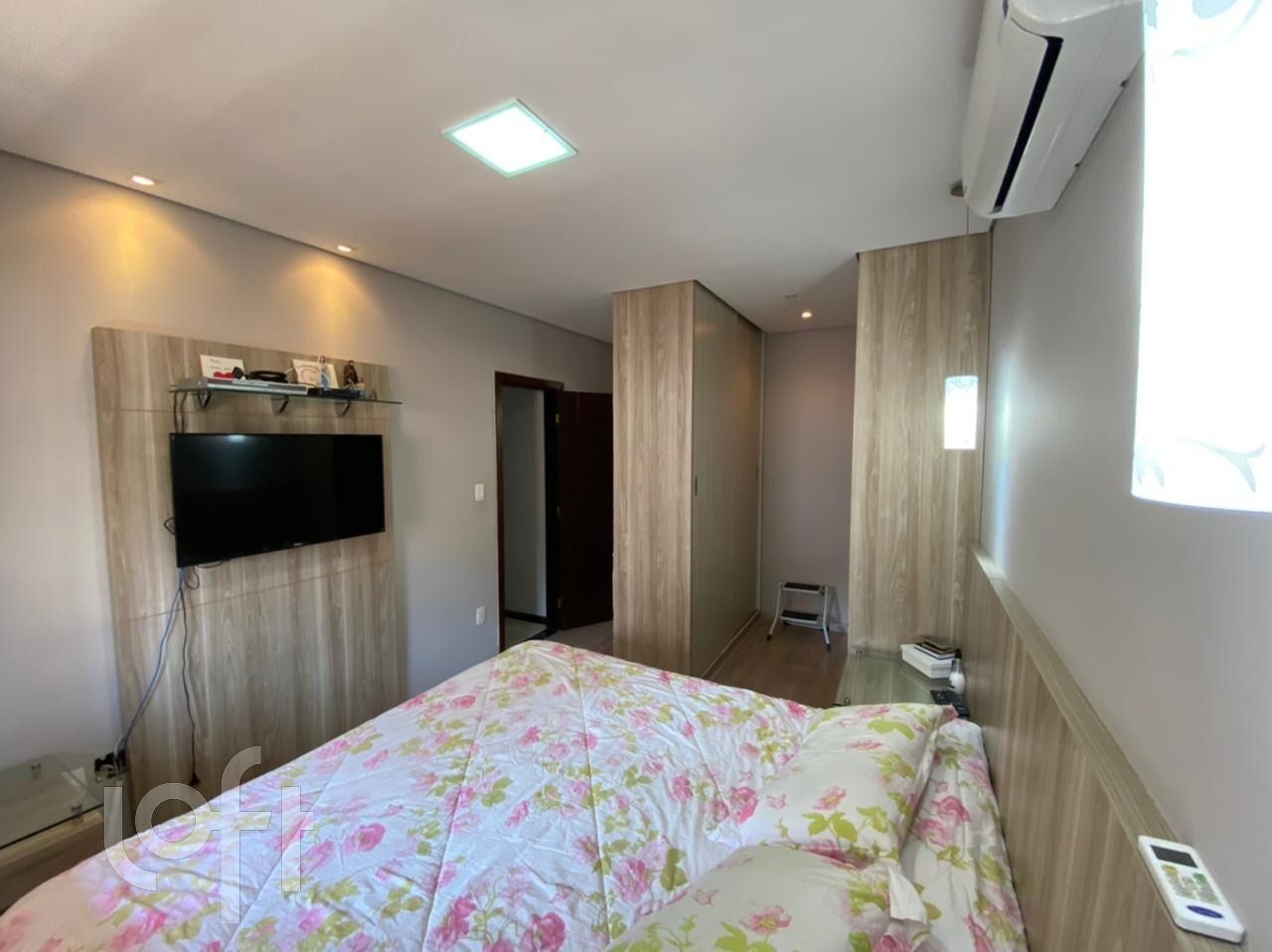 Casa à venda com 4 quartos, 300m² - Foto 8