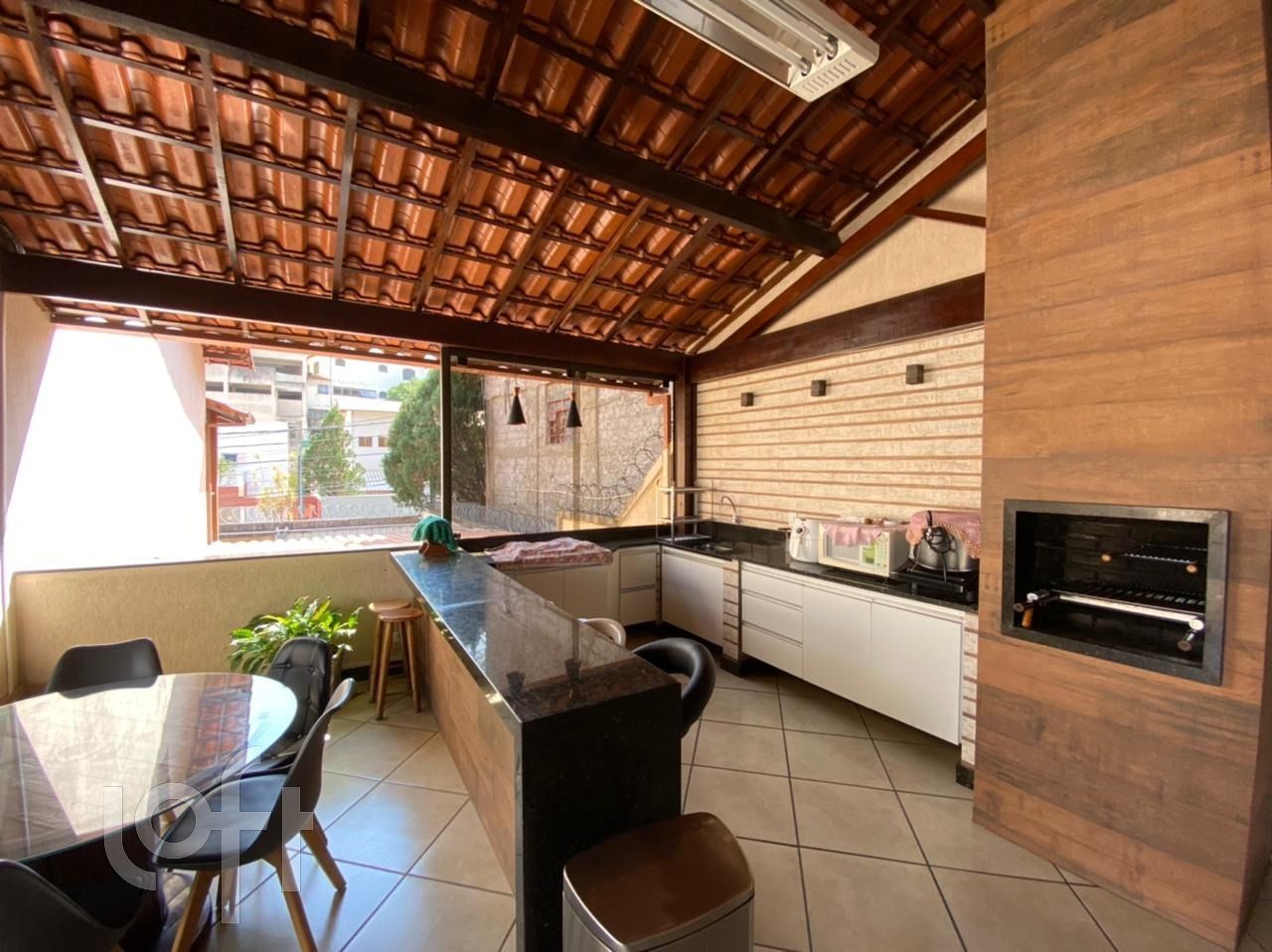 Casa à venda com 4 quartos, 300m² - Foto 21