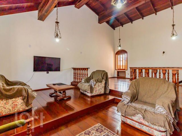 Casa com 284m², 4 dormitórios, 1 suíte, 5 vagas, Vila Ipiranga em Porto Alegre