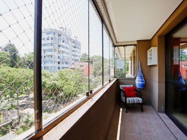 Apartamento com 96m², 3 dormitórios, 1 suíte, 2 vagas, Jardim Botânico em Porto Alegre