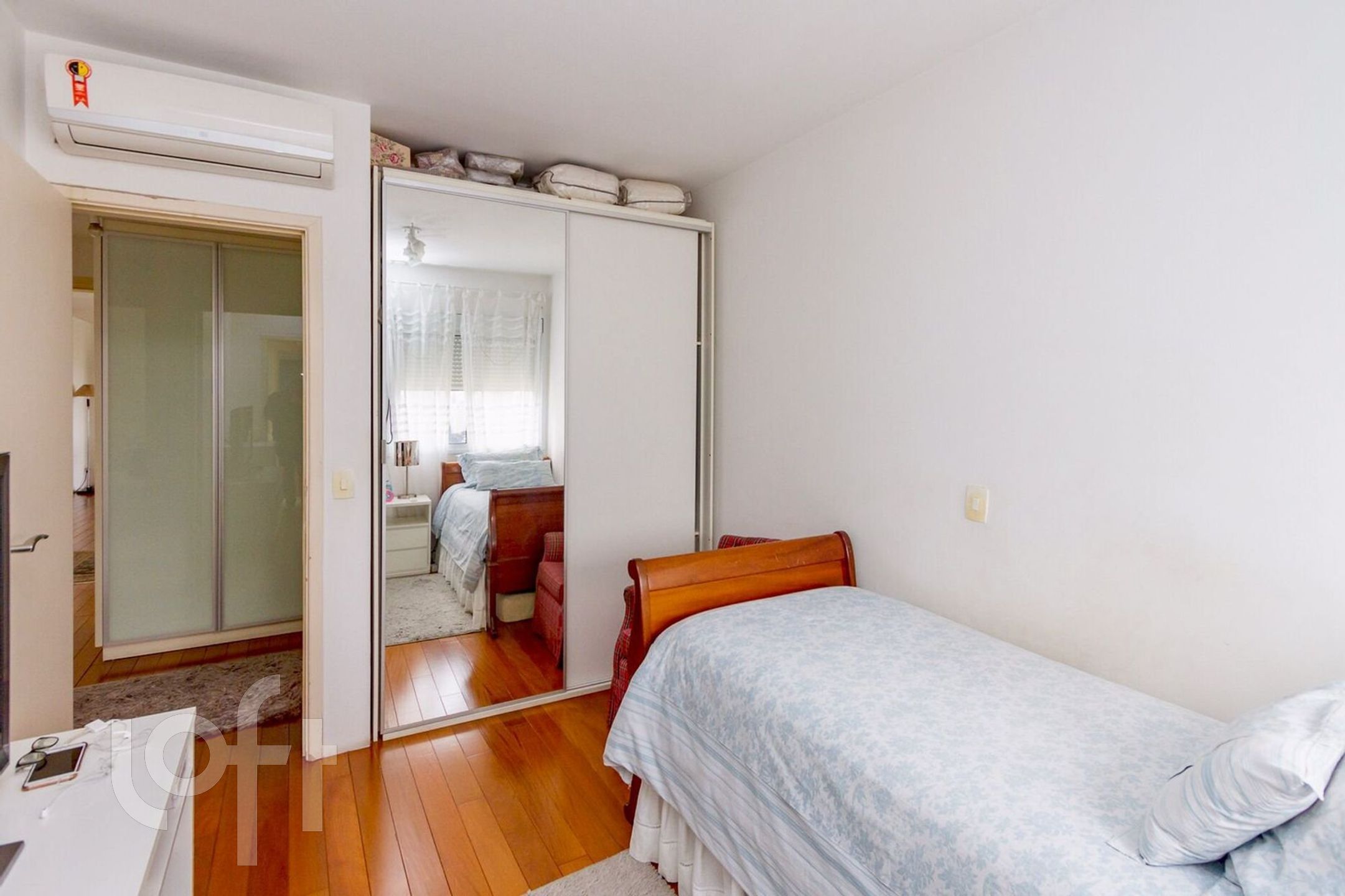 Apartamento à venda com 4 quartos, 180m² - Foto 2