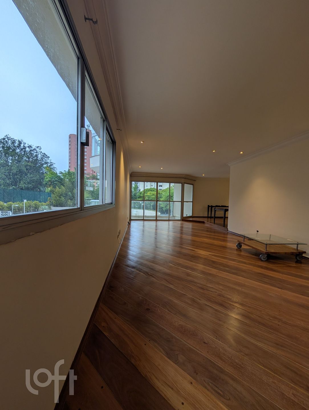 Apartamento à venda com 4 quartos, 200m² - Foto 4