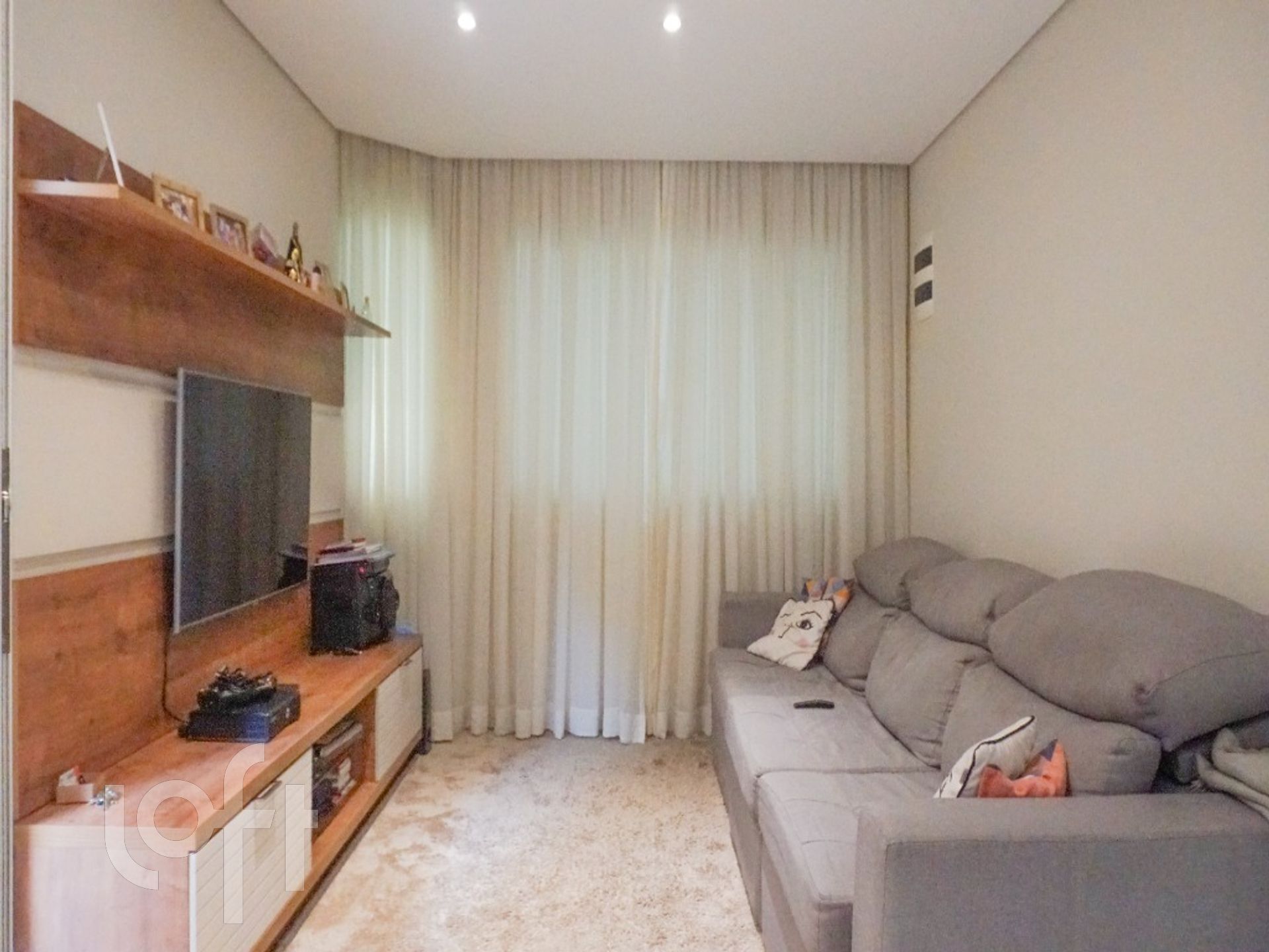 Casa à venda com 3 quartos, 150m² - Foto 1