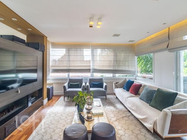 Apartamento com 139m², 3 dormitórios, 3 suítes, 3 vagas, Petrópolis em Porto Alegre