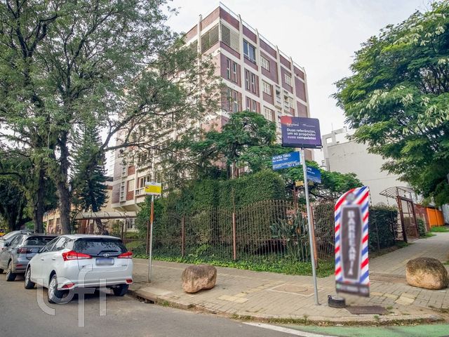 Apartamento com 91m², 2 dormitórios, 1 suíte, 2 vagas, Petrópolis em Porto Alegre