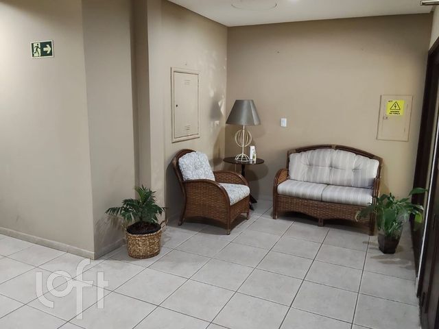 Apartamento com 91m², 2 dormitórios, 1 suíte, 2 vagas, Petrópolis em Porto Alegre