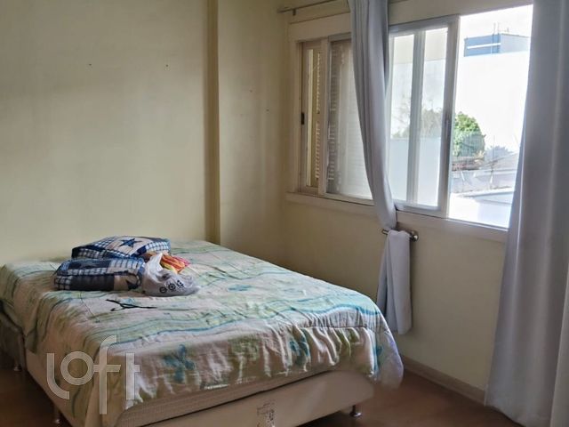 Apartamento com 91m², 2 dormitórios, 1 suíte, 2 vagas, Petrópolis em Porto Alegre