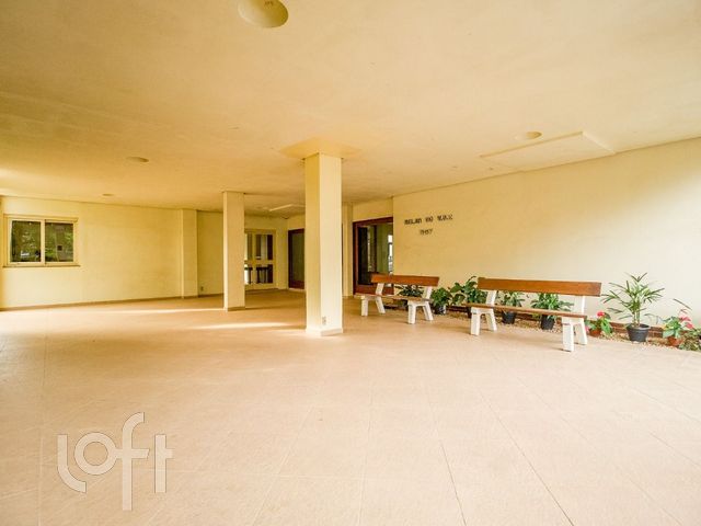 Apartamento com 91m², 2 dormitórios, 1 suíte, 2 vagas, Petrópolis em Porto Alegre