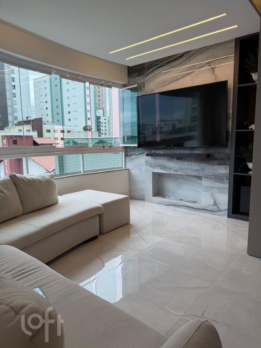 Apartamento à venda em Centro com 145 m², 3 quartos, 3 suítes, 2 vagas