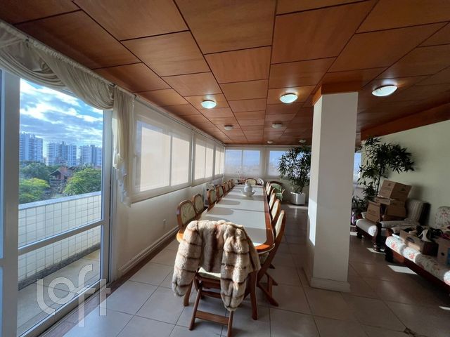Apartamento com 307m², 4 dormitórios, 2 suítes, 2 vagas, Vila Ipiranga em Porto Alegre