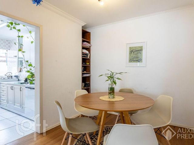 Apartamento com 74m², 2 dormitórios, 1 vaga, Auxiliadora em Porto Alegre