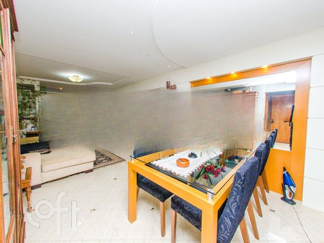 Apartamento com 105m², 3 dormitórios, 1 suíte, 2 vagas, Jardim Botânico em Porto Alegre