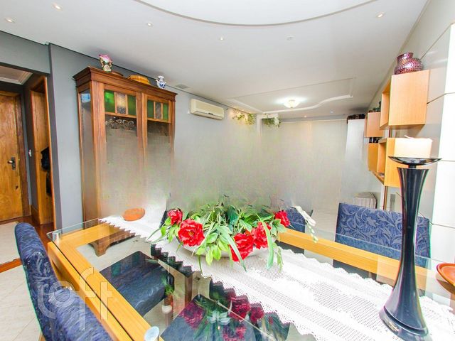 Apartamento com 105m², 3 dormitórios, 1 suíte, 2 vagas, Jardim Botânico em Porto Alegre