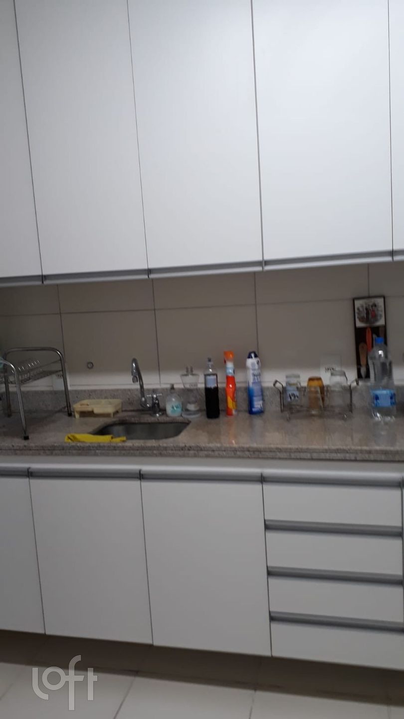 Apartamento à venda com 4 quartos, 197m² - Foto 17