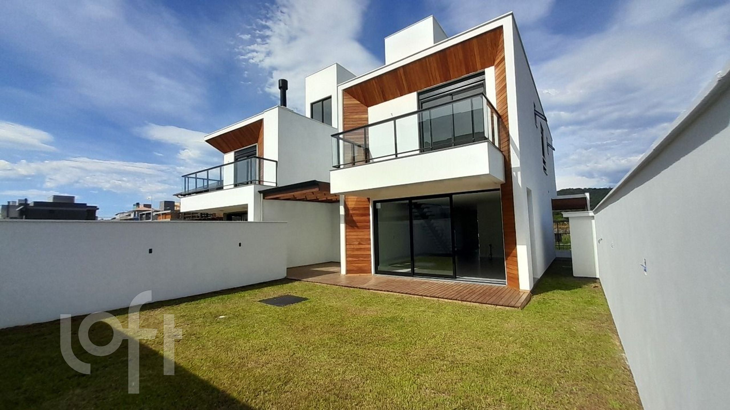 Casa Residencial com 180m², 3 quartos, 1 suíte, no bairro Porto da Lagoa em Florianópolis