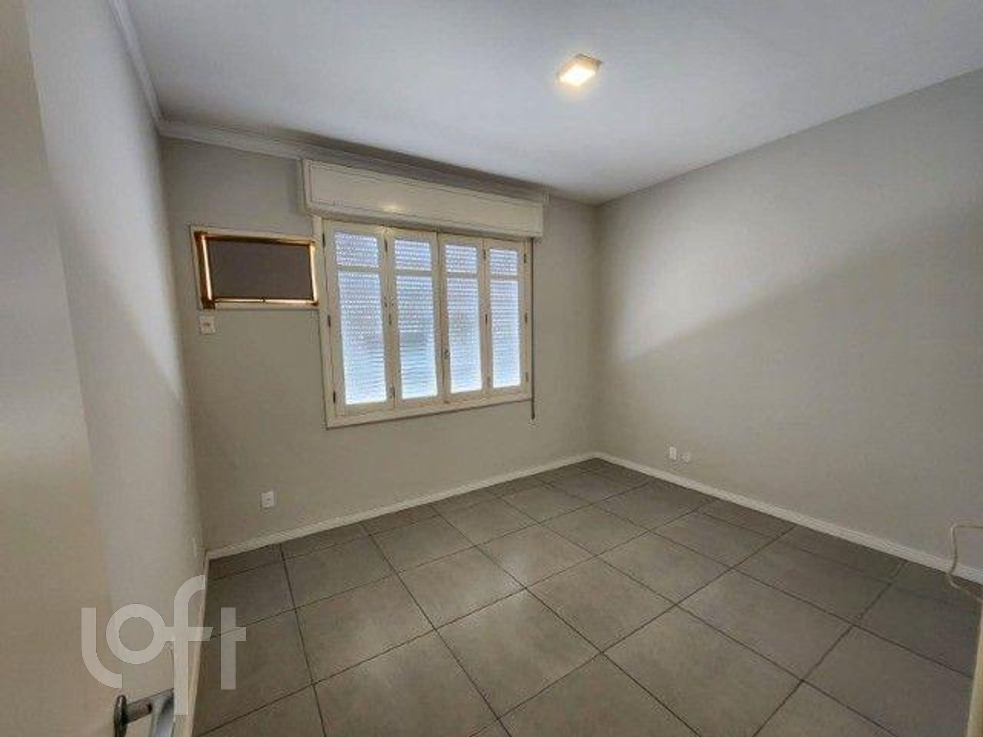 Apartamento à venda com 3 quartos, 110m² - Foto 4