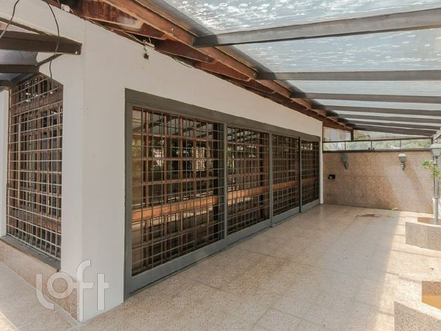 Casa com 307m², 3 dormitórios, 2 suítes, 5 vagas, Higienópolis em Porto Alegre