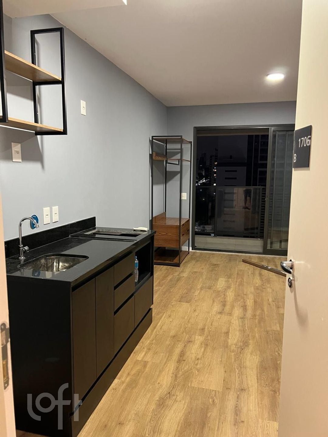 Apartamento à venda com 1 quarto, 27m² - Foto 2